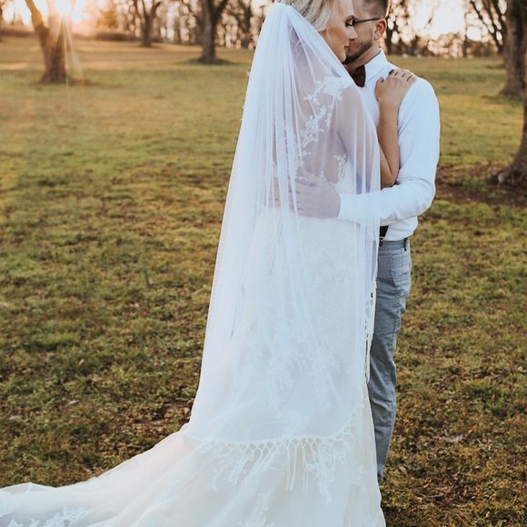 NEW Boho Soft Wedding Veil Ivory or White Bride Bridal Wedding Day - Picture 4 of 8